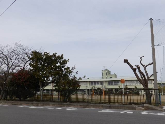 津市立芸濃小学校 津市立芸濃小学校
