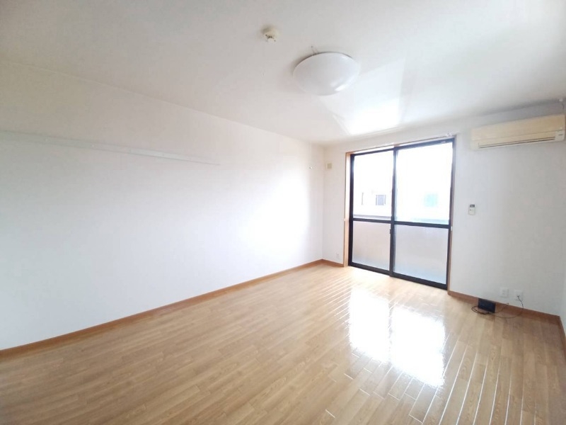 同建物の別部屋写真です 同建物の別部屋写真です