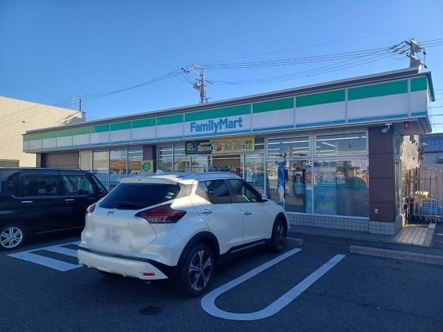 ファミリーマート津乙部店 ファミリーマート津乙部店