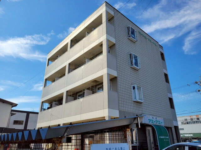 マンションアミーアミーの外観