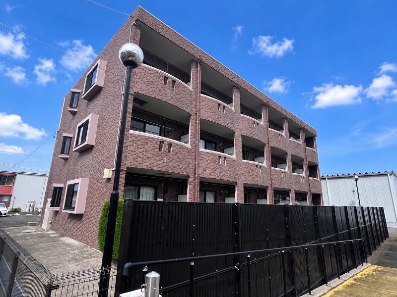 マンション芸濃の外観