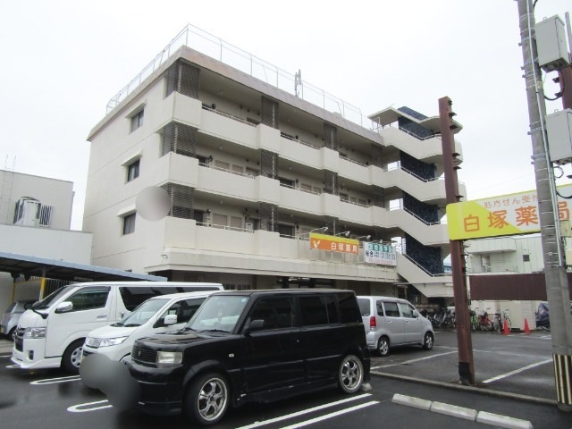 平和ビルの外観