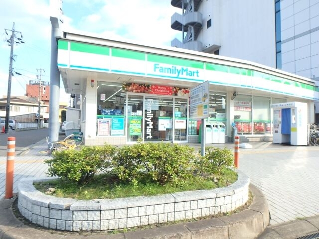 ファミリーマート津駅前店 ファミリーマート津駅前店