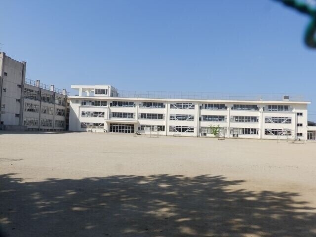 津市立新町小学校 津市立新町小学校