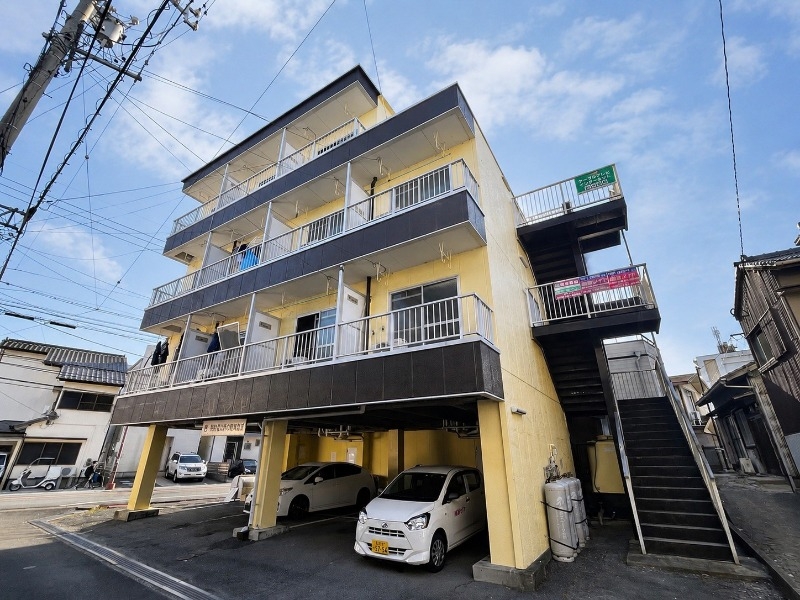 コーポアポロの外観