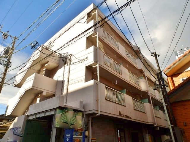 寿ハイツの外観