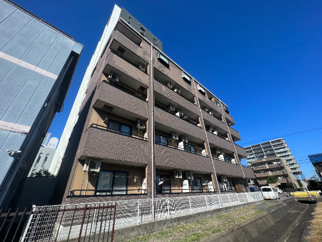 プルーリオン９８の外観