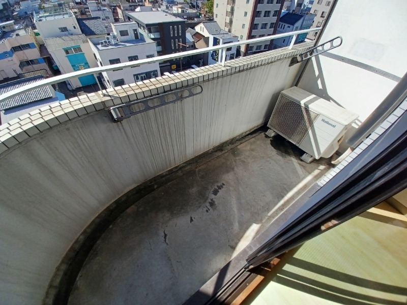 バルコニー バルコニー