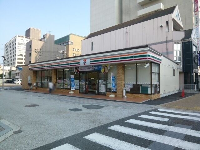 セブンイレブン四日市諏訪町店 セブンイレブン四日市諏訪町店