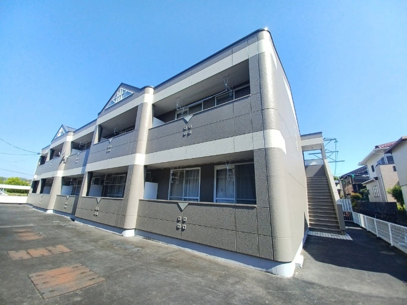 リヴァージュ四日市の外観