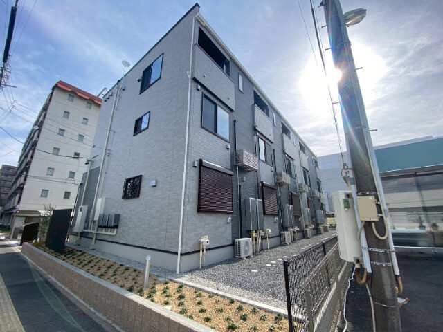 ＹＳ　ＢＡＳＥ　三つの木