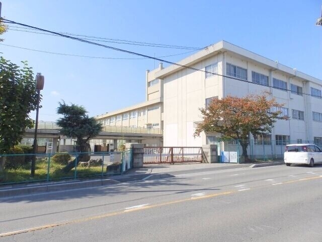 四日市市立山手中学校 四日市市立山手中学校
