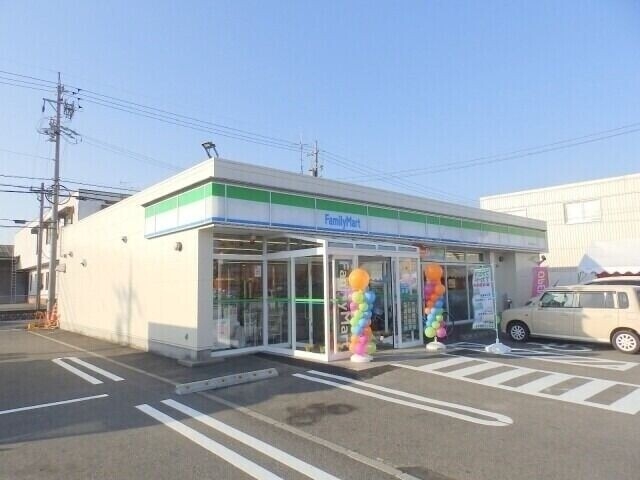 ファミリーマート四日市西阿倉川店 ファミリーマート四日市西阿倉川店