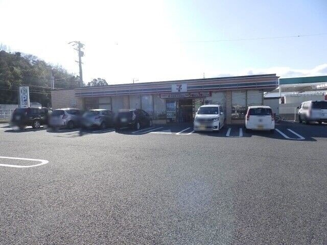 セブンイレブン四日市三重団地入口店 セブンイレブン四日市三重団地入口店