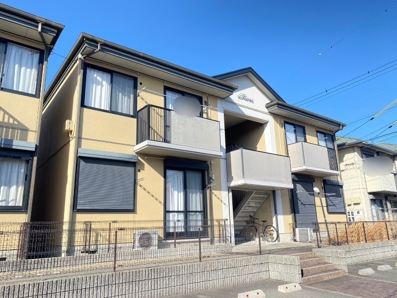 ロイヤルタウン　Ｆ棟の外観