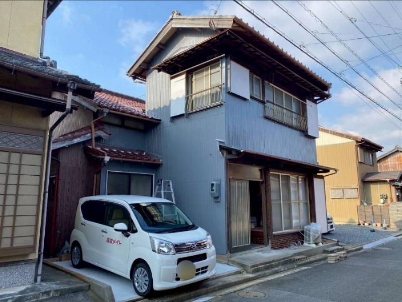 リビング２６帖の東富田貸家の外観