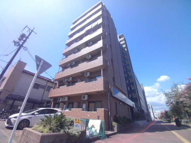 サン・アペックス四日市の外観