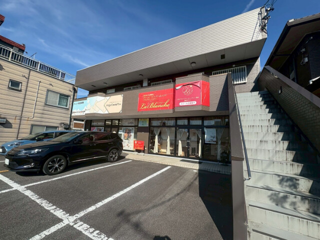 伊勢松本貸マンションの外観