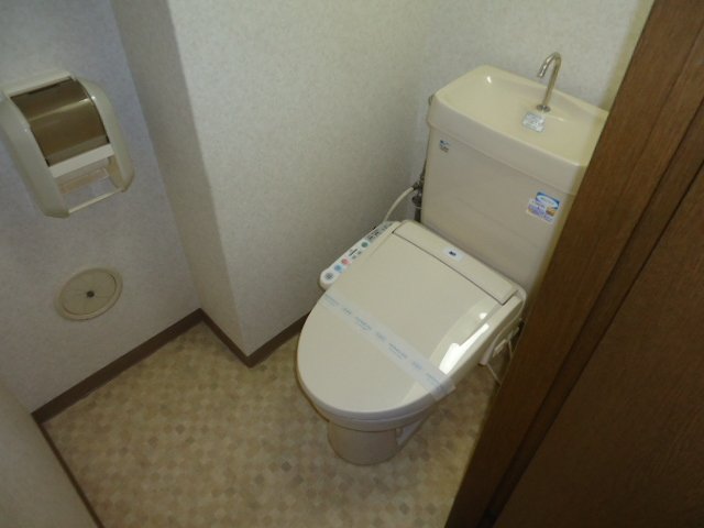 シャワー付きトイレ