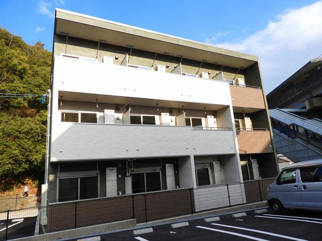 リトルナーレ伴駅前