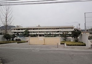 長束小学校