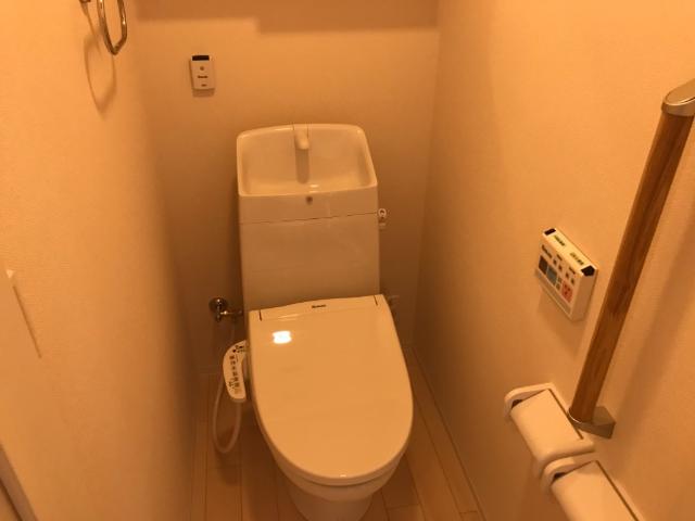 シャワー付トイレ