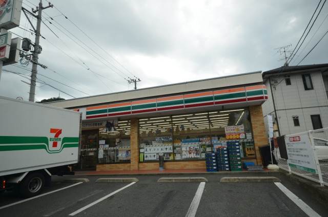 セブンイレブン東本浦店