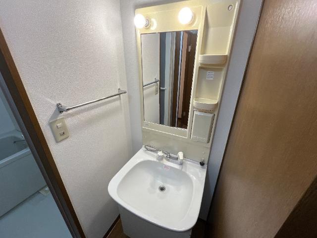 洗髪洗面化粧台