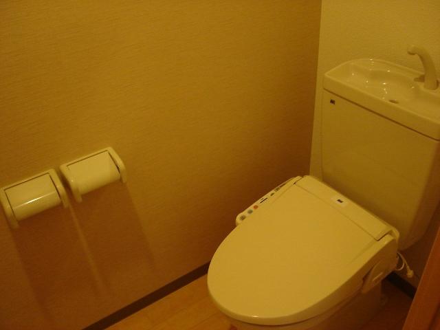 シャワー付トイレ