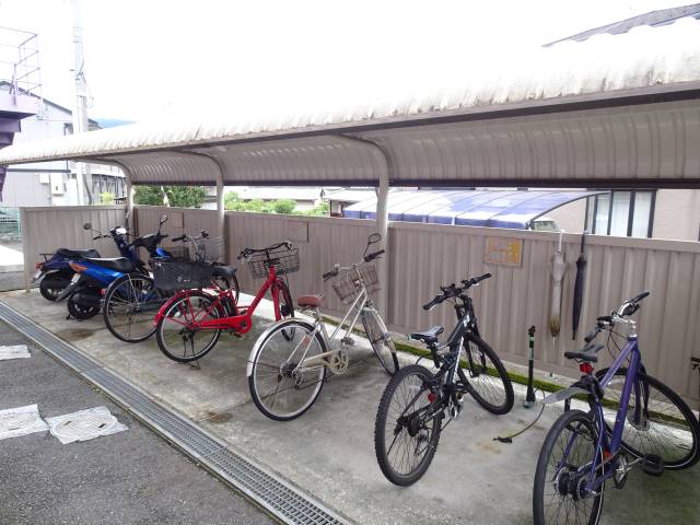 駐輪場 駐輪場