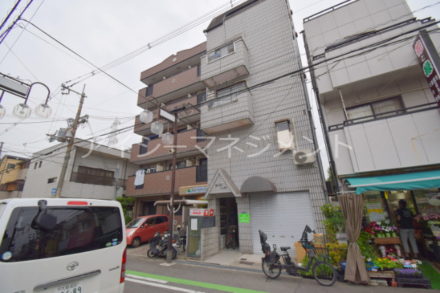 サンスイハイツの外観