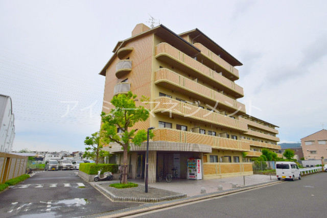 フレアコートコスモの外観