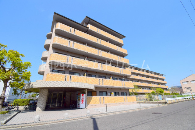 フレアコートコスモの外観