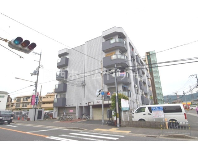ピュアスモトＢ棟の外観