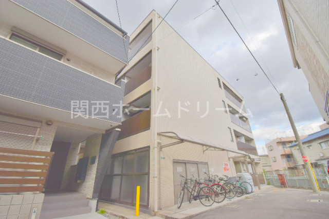 フォーラムハッコウの外観