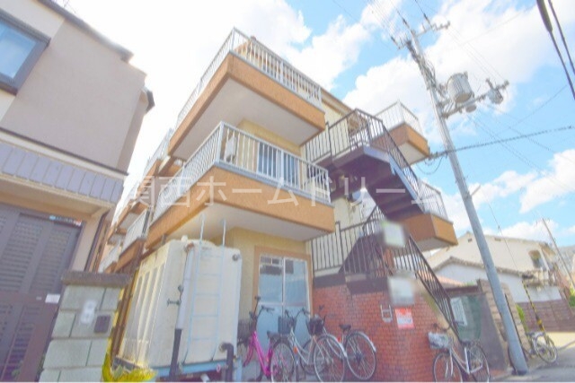 前川ハイツの外観