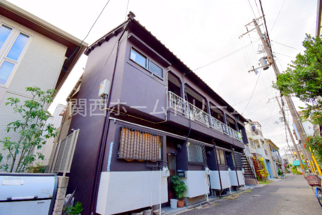 ロイヤル石原Ａ棟の外観