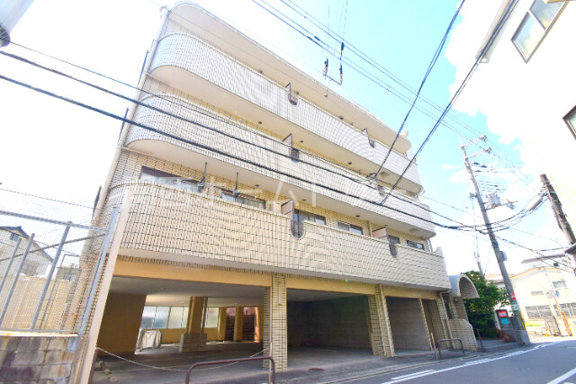 マンションアフルエンスの外観