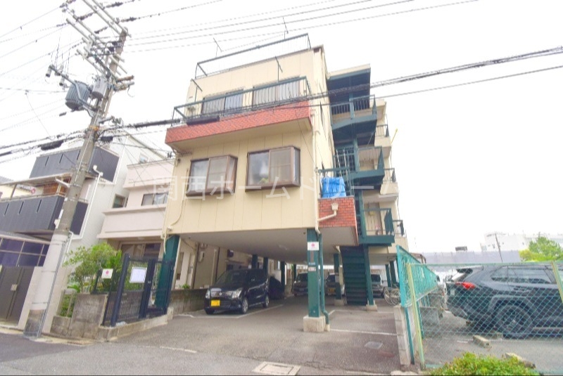 神木マンションの外観