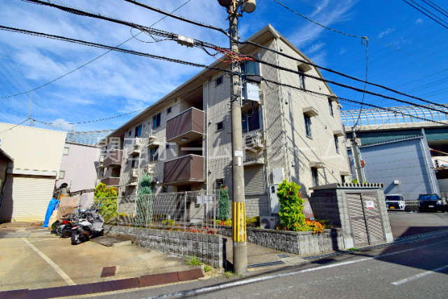 ロータスコート四宮の外観