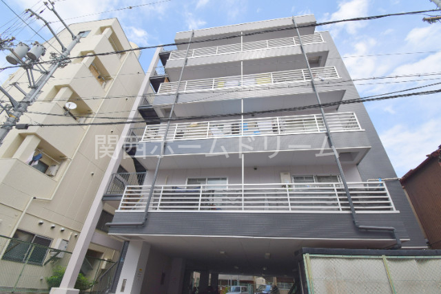 富士栄町マンションの外観