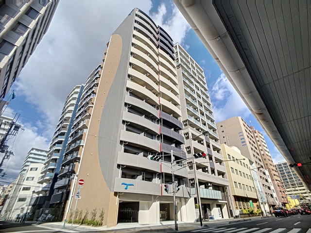 セレニテ神戸元町プリエの外観