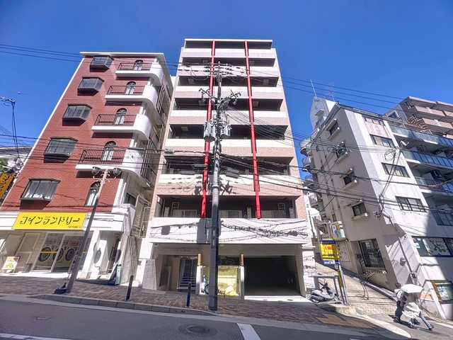 シャルマンパレ神戸花隈の外観