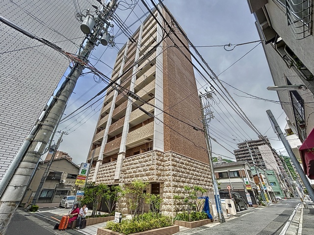 プレサンス三宮ルミネスの外観