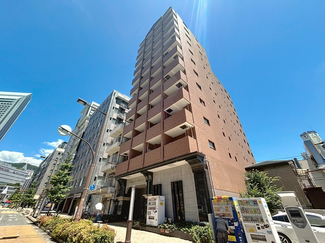 プレサンス新神戸の外観