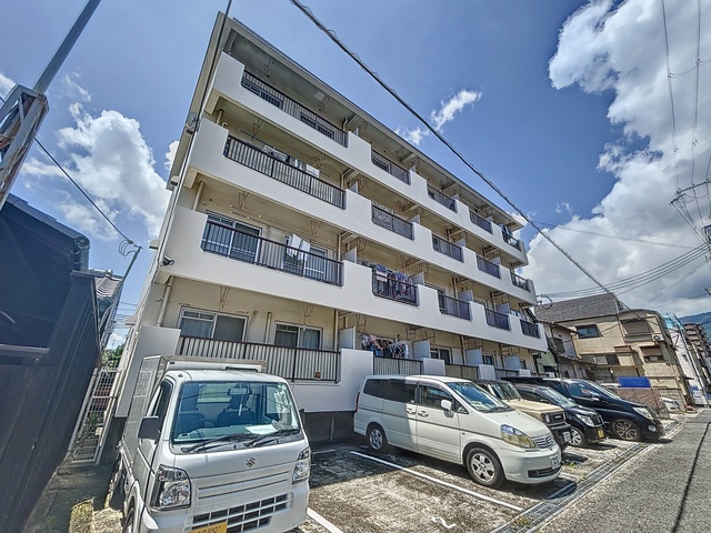 マンションエイトの外観