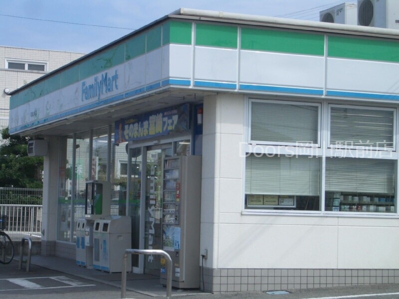 ファミリーマート岡山中島店