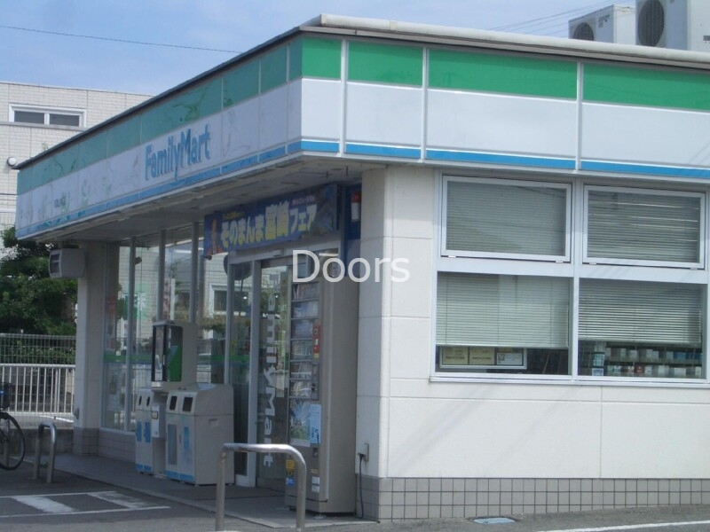 ファミリーマート岡山辰巳西店
