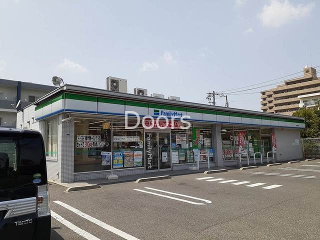ファミリーマート豊成店