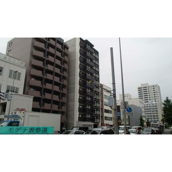 ＭＯＤＥＮＡ表参道